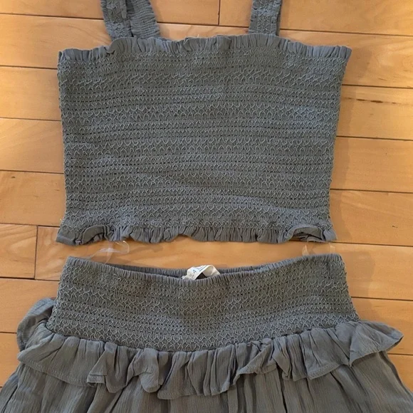 Two piece skirt set - Picture 3 of 6